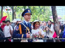 Những chiến sĩ diễu binh rạng rỡ "trong vòng tay người dân" | VTV24