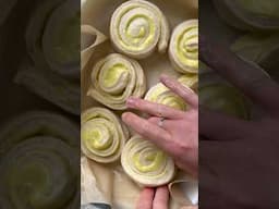 Small Batch Gooey Lemon Sweet Rolls #veganbaking #vegancinnamonrolls #veganrecipe