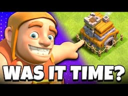 When SHOULD you Upgrade your Town Hall? (Clash of Clans)