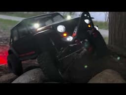 Axial SCX10ii Jeep Gladiator showing off its custom LED Lights. #Axial #SCX10 #Jeep #Custom #LED
