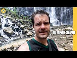 Chinese girls took me to 1,000 waterfalls in Indonesia