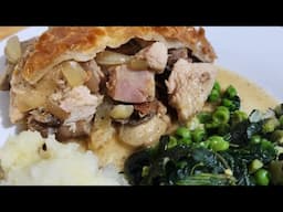 Chicken, mushroom & bacon pie