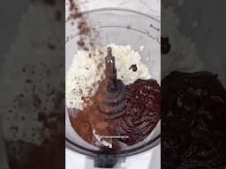 💥 Day 6: Feel Good Summer Snack Series is this 3 ingredient Whipped Cottage Cheese Chocolate Mousse.