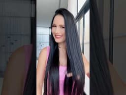 O que eu faço para reduzir o frizz e o volume do meu cabelo naturalmente?