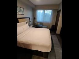 Hilton Grand Vacation Club Maui Bay King room tour