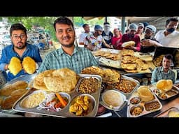 50/- Record tod Sale 😍 Yadav ke Paneer Wale Chole Bhature | Street Food India