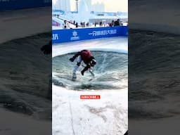 क्या होगा यदि आप इस बर्फ के गड्ढे में गिर जाओ 😲🥶 #shorts #ytshorts