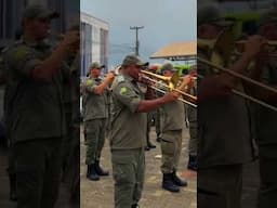 Cheia de Manias ficou ainda melhor ao som da banda da Polícia Militar do Piauí  😅 Obrigado👏🏿🎵