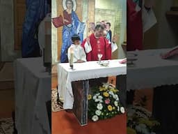 There’s no too young to serve The Lord. 5 yo boy serves The Lord✝️🙏🕎💜 #christian #igrejacatólica