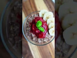 CHOCOLATE CHIA OATS 🌱🍓 #plantbased #overnightoats