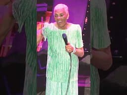 ❤️ Dionne Warwick and her son sing "I Say A Little Prayer" - Live - 2025
