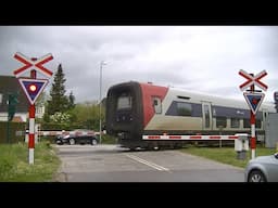 Spoorwegovergang Tølløse (DK) // Railroad crossing // Jernbaneoverskæring