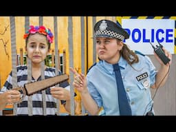 Ruby and Bonnie Cardboard Jail Escape – A Lesson in Right and Wrong