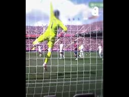 GIANT Save by Courtois! 🏰🧤