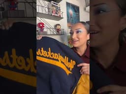 yall know i love this show… THIS IS SO COOL 🐝🐝 thank you to the team at and #yellowjackets