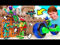 Mission château des Tortues Ninja 🥷Motos folles, idées rigolotes et mur cassé pour entrer enfin