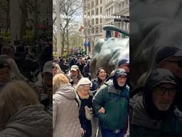 New York Ka Mein Goro ka Andhvishwas
