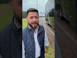 En plena ruta Lucas Sugo se sube al bus para continuar la gira 🇺🇾🎤🇦🇷🎶