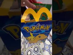 Pokemon nell’Happy Meal #pokemon #pokemoncards #mcdonalds #giocaeimparaconnoi #viralvideo