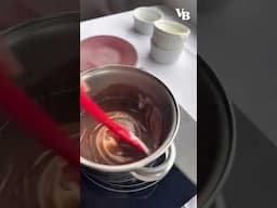 RECEITINHA RÁPIDA DE FONDUE DE CHOCOLATE!!!!! 🍫
