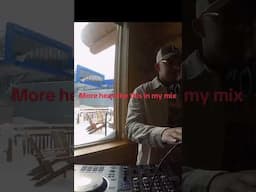 Chill R&B and house vibes for your headtop!! If you like chill rnb DJ mixes, go listen now!!!