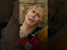 Jay falls asleep in an ants nest #TheInbetweeners