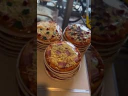 Vendiendo Pizzas en la calle 🍕