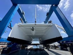 With a 26’ beam Bali Catamarans 4.8 it’s a tight fit but fully doable for Shelter Island Boat Yard