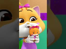Canzone Della Famiglia Finger #Shorts #Ytshorts #Rhymes #Fingerfamilysong #Trending #Loconuts