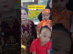 Ada Ibu Kartini Yang Lagi Ngelamun⁉️🤭 #shorts #sekolah #masasekolah #kartini #hiburan
