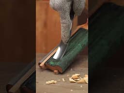 Wood carving for beginners? Stropping your tools is key for that perfect cut✨#WoodCarvingTips
