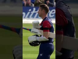 Joe Denly propelled the Kent Spitfires to a successful run chase over the Hampshire Hawks ✈️