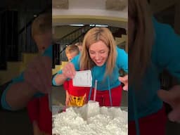 😂 Surpriză în TORT din FĂINĂ 🥚 Cut the FLOUR CHALLENGE #shorts