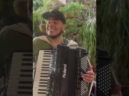 Video Aula Acordeon  - Exercício de Encadeamento de Acordes Para Iniciantes com as Duas mãos