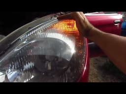How to Replace the Front Turn signal Light Bulb on Citroen Xsara Picasso? (PY21W, incandescent)