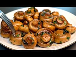 Pilze mit Knoblauch sind schmackhafter als Fleisch! Gebratene Champignons in einer Pfanne!