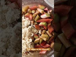 Rhubarb Crumble! Simple and seasonal #rhubarbcrumble #rhubarbandcustard