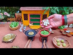 Matar Paratha + Dhaba Style Matar Paneer | मटर पराठा + मटर पनीर | Rini's Miniature |