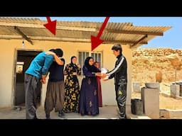 Agha Ali thanked Ahmad for his hospitality; Dooghi also went to Afsaneh Khanum.