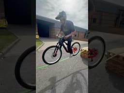 HOW IS THIS POSSIBLE!? 🤯🤯 #bikes #emtb #biking #fail #stunt