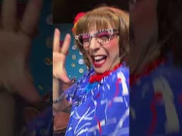 TKM bailando un ratico con Villarruga ! La nueva versión de TKM