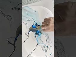 Get Ready To Relax With This Mesmerizing Fluid Art Experience