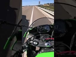 ZX-6R: A Purist’s Bike in a Digital World