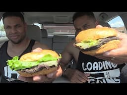 Eating Smashburger Vegan Black Bean Burger @Hodgetwins