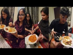দার্জিলিঙের হোটেলের রুমে বসে রাতের খাবার খেলাম