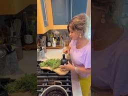 Another cool way to dry herbs, beautiful and easy.