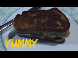 My First Time Trying Elvis Presley's Grilled Peanut Butter & Banana Sandwich, No Bacon.