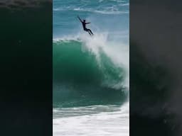 HEAVIEST WIPEOUT OF CYCLONE ALFRED? Manning Gregory gets lit up. #cyclonealfred #swellevent