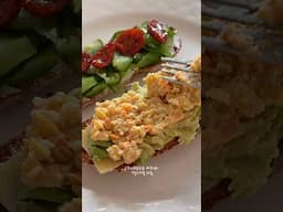 Chickpea avocado toast & cucumber cream cheese toast🍅