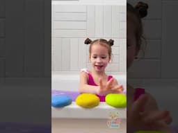 Wow! Mom Made Me DIY Play Dough for the Bathtub! 🛁 🌈